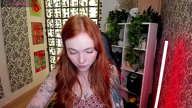 Maya Light online show from 09/10/25, 01:49