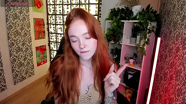 Maya Light online show from 09/19/25, 01:51