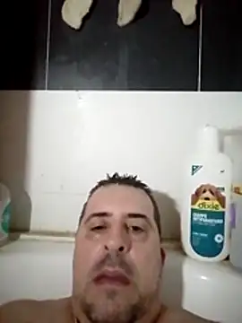 Snapshot of Usame_como_quieras chatting on 03/21/26, 01:26 Usame como quieras online show from 03/21/26, 01:26