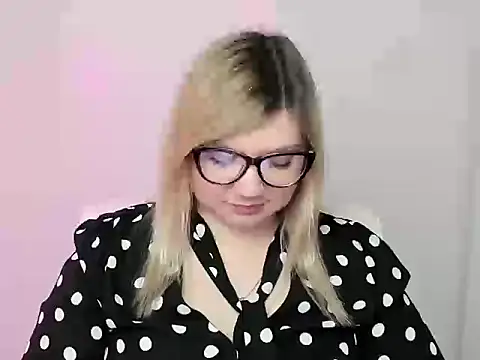 Lola moree online show from 10/15/25, 12:05