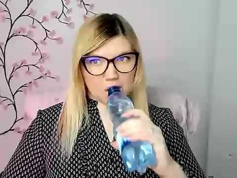 Lola moree online show from 12/17/25, 12:55