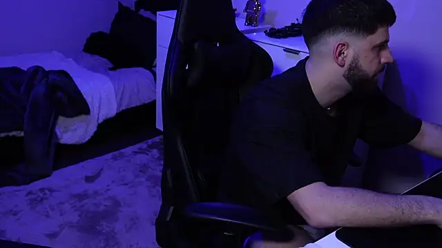 Snapshot of lucas_kazimm chatting on 02/21/25, 12:39 lucas kazimm online show from 02/21/25, 12:39