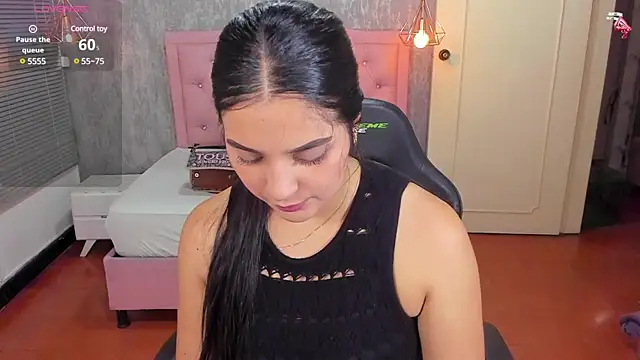 Snapshot of Hadley_ chatting on 02/13/25, 03:07 Hadley online show from 02/13/25, 03:07