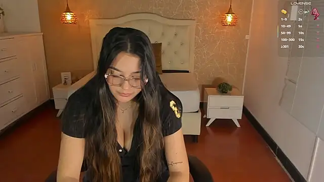 Hadley  online show from 10/28/25, 02:59