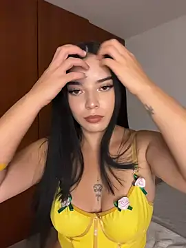 Snapshot of eileensophi chatting on 06/11/26, 02:44 eileensophi online show from 06/11/26, 02:44