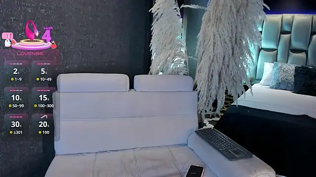 AliDiaz  online show from 11/04/25, 07:35