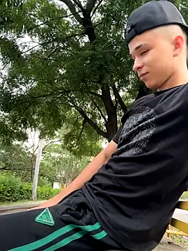 arevalo1124 online show from 11/11/25, 09:37