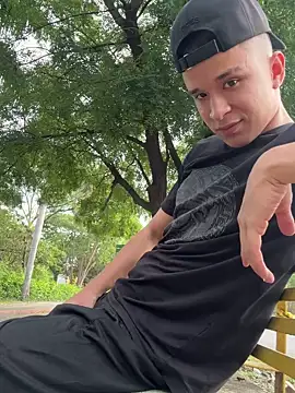 arevalo1124 online show from 11/13/25, 09:03