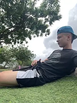 arevalo1124 online show from 12/03/25, 05:22