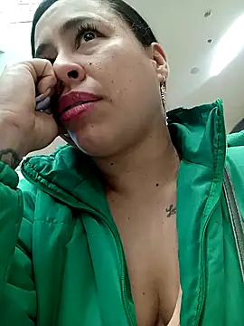 kamila lovee online show from 11/18/25, 07:40