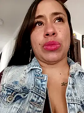 kamila lovee online show from 12/18/25, 07:31