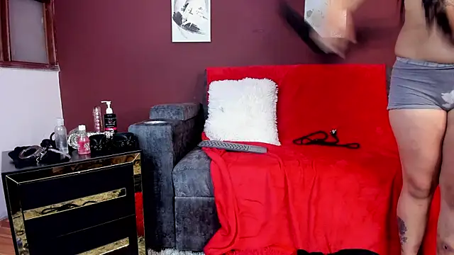 Snapshot of SOPHI_WOLFF chatting on 02/04/25, 11:06 SOPHI WOLFF online show from 02/04/25, 11:06