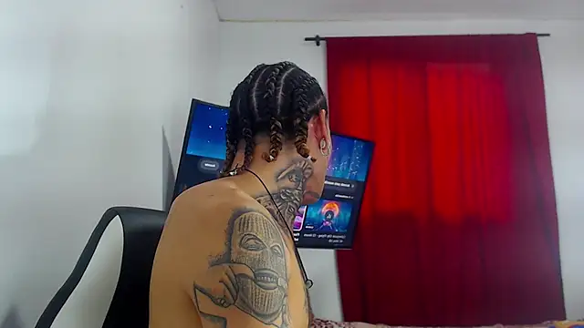 hot man05 online show from 10/24/25, 07:21