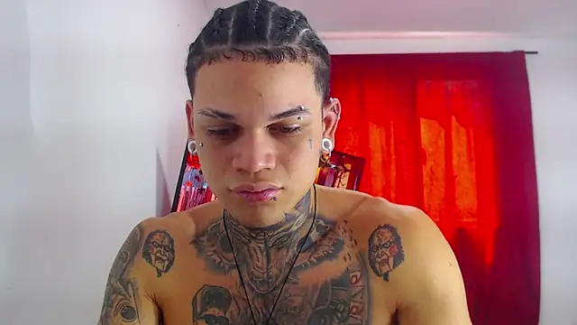 hot man05 online show from 10/25/25, 05:19