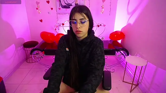 Adri Gomez  online show from 02/15/25, 06:33