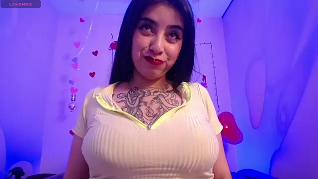 Adri Gomez  online show from 02/24/25, 06:27