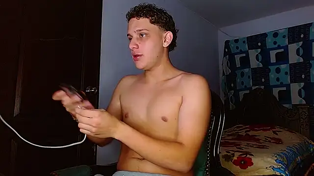 Snapshot of Thomas_May4rs chatting on 11/08/25, 02:45 Thomas May4rs online show from 11/08/25, 02:45