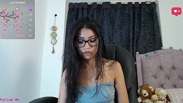 ellajonz online show from 11/06/25, 01:39