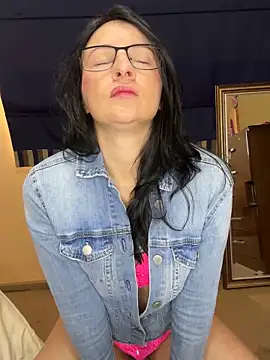 Snapshot of ValeriaVixen chatting on 09/10/25, 06:30 ValeriaVixen online show from 09/10/25, 06:30