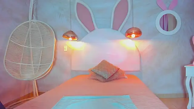 Snapshot of NAUGHTY_ALANA_ chatting on 02/07/25, 03:41 NAUGHTY ALANA online show from 02/07/25, 03:41