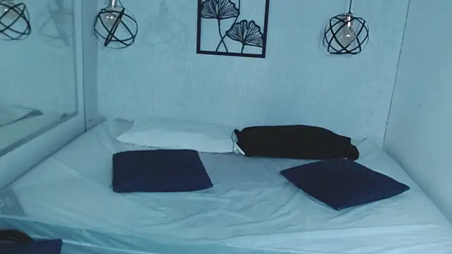 Liiamthompson online show from 03/06/25, 07:14