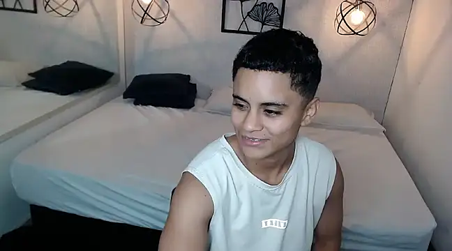 Liiamthompson online show from 03/12/25, 10:59