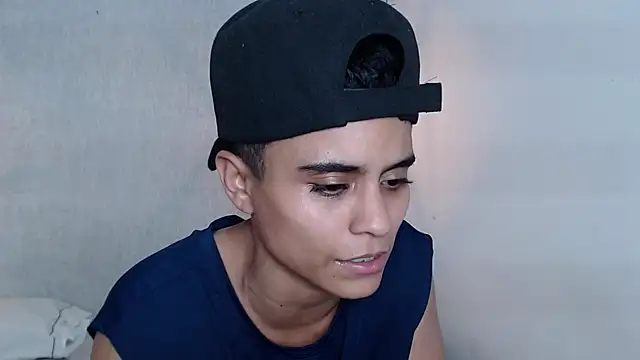 Liiamthompson online show from 03/18/25, 03:21