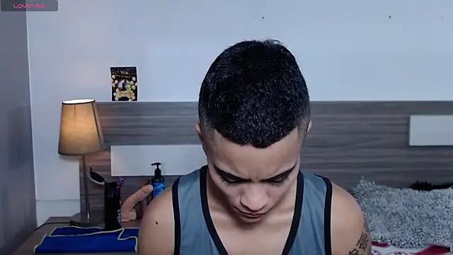 Liiamthompson online show from 11/23/25, 09:31