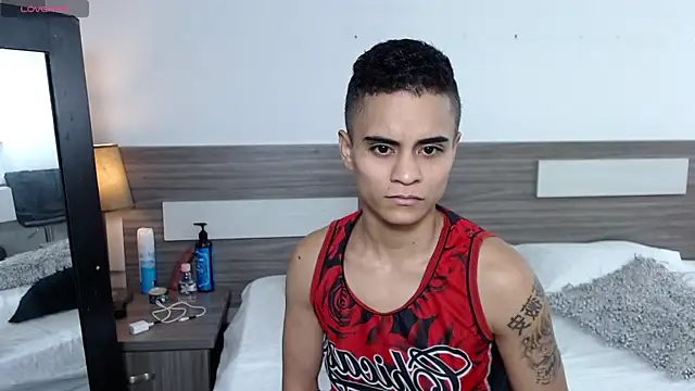 Liiamthompson online show from 12/01/25, 10:31