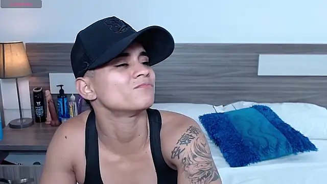 Liiamthompson online show from 12/17/25, 09:10