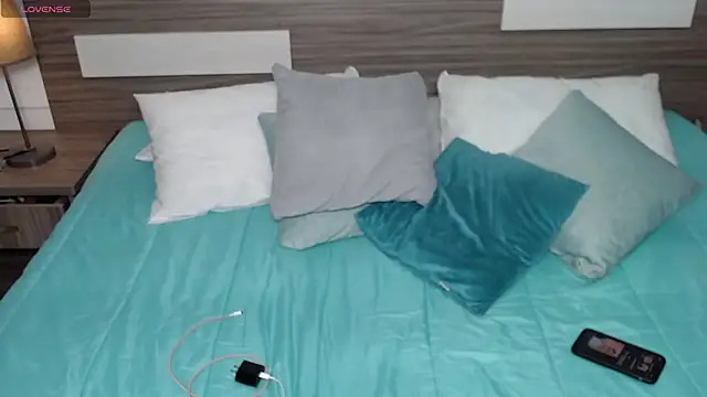 Liiamthompson online show from 02/03/26, 09:14