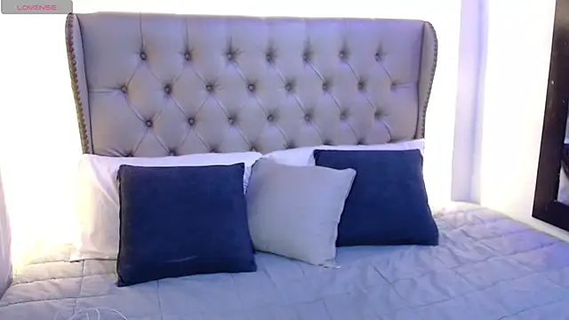 Liiamthompson online show from 07/21/26, 11:12