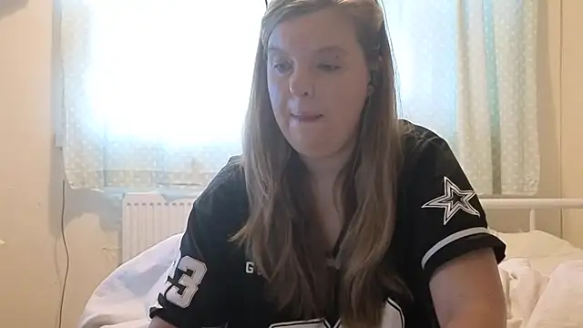 Snapshot of Demi_WelshX chatting on 10/20/25, 08:37 Demi WelshX online show from 10/20/25, 08:37