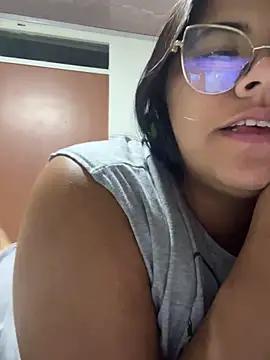 Snapshot of viccky_vick chatting on 02/12/25, 01:19 viccky vick online show from 02/12/25, 01:19