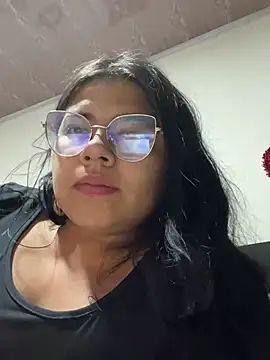 Snapshot of viccky_vick chatting on 03/04/25, 02:06 viccky vick online show from 03/04/25, 02:06