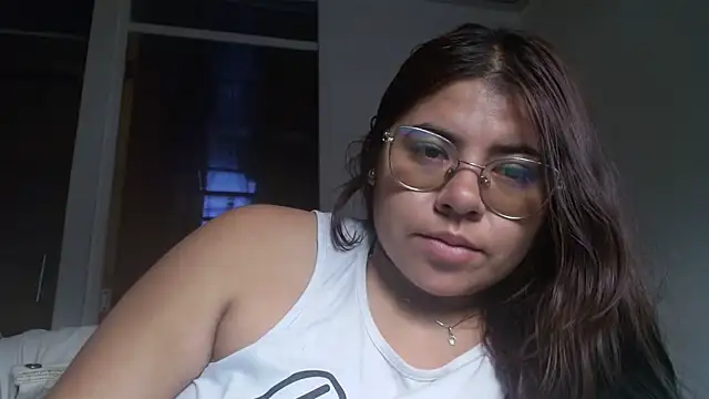 Snapshot of viccky_vick chatting on 03/25/26, 12:33 viccky vick online show from 03/25/26, 12:33