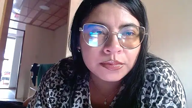 Snapshot of viccky_vick chatting on 03/30/26, 05:47 viccky vick online show from 03/30/26, 05:47