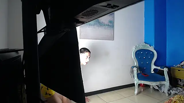 Snapshot of SimonAndJocelyn chatting on 02/08/25, 11:13 SimonAndJocelyn online show from 02/08/25, 11:13