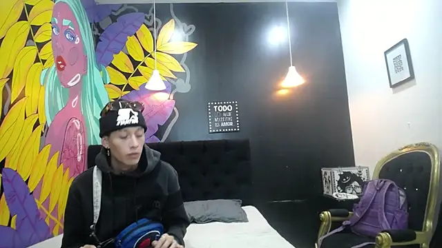 Snapshot of SimonAndJocelyn chatting on 02/11/25, 11:54 SimonAndJocelyn online show from 02/11/25, 11:54