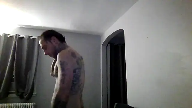 cruz815 online show from 12/01/25, 05:56