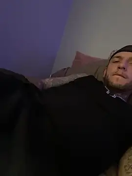 cruz815 online show from 12/04/25, 08:06