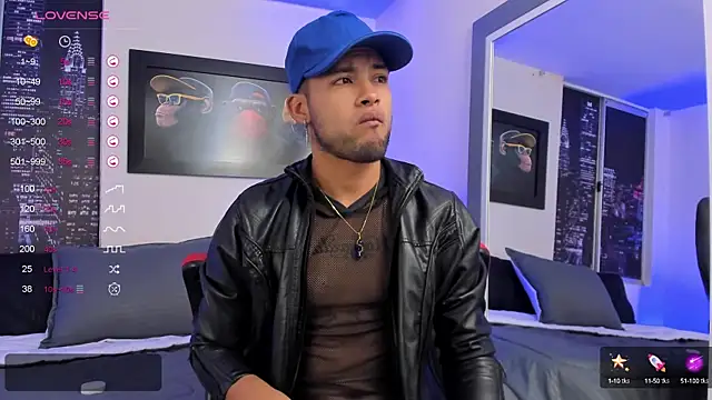 Max Conor1 online show from 02/06/25, 11:32