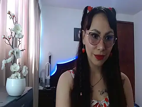 Snapshot of AloLovely_ chatting on 03/25/26, 08:26 AloLovely online show from 03/25/26, 08:26