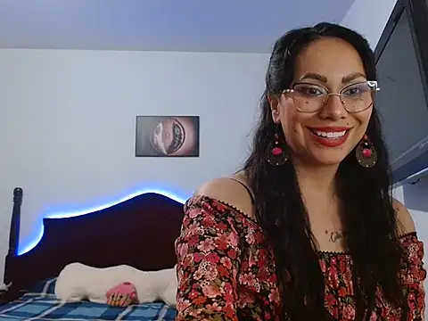 Snapshot of AloLovely_ chatting on 05/15/26, 02:51 AloLovely online show from 05/15/26, 02:51