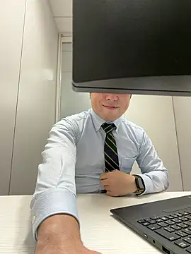 Snapshot of Nobu_469 chatting on 11/06/25, 06:58 Nobu 469 online show from 11/06/25, 06:58