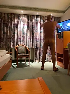 BOOTS online show from 12/11/24, 08:18