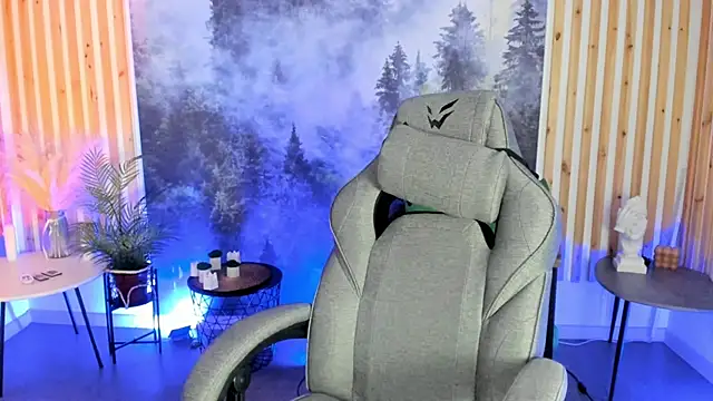 MilaStoyne online show from 12/02/25, 07:47