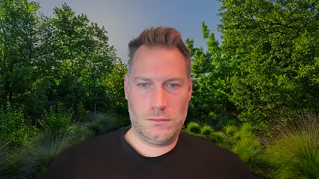 Snapshot of Christian87xxx chatting on 10/31/25, 07:42 Christian87xxx online show from 10/31/25, 07:42