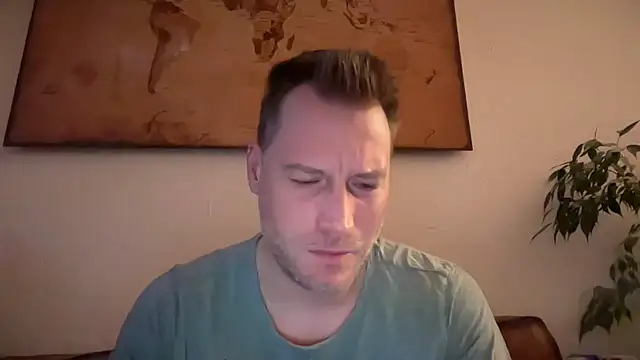 Snapshot of Christian87xxx chatting on 12/15/25, 06:50 Christian87xxx online show from 12/15/25, 06:50