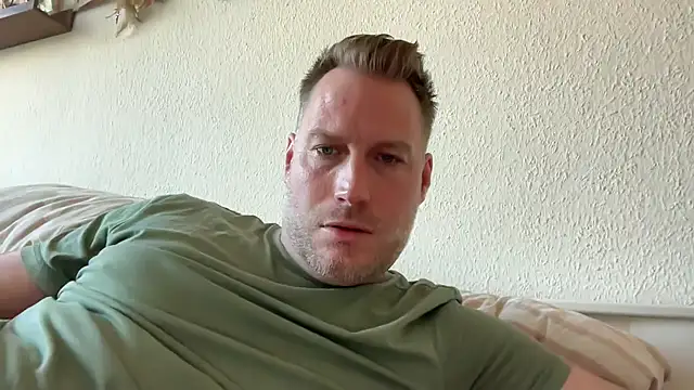 Christian87xxx online show from 04/25/26, 04:37
